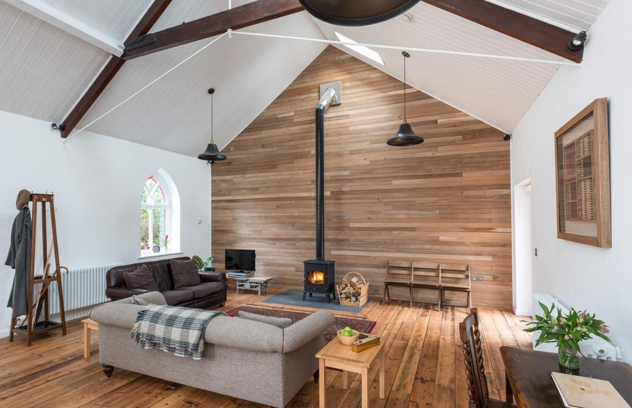 Chester'S Only Tin Chapel - Unique, Spacious 2 Bedrooms, Garden And Free Parking Exterior photo