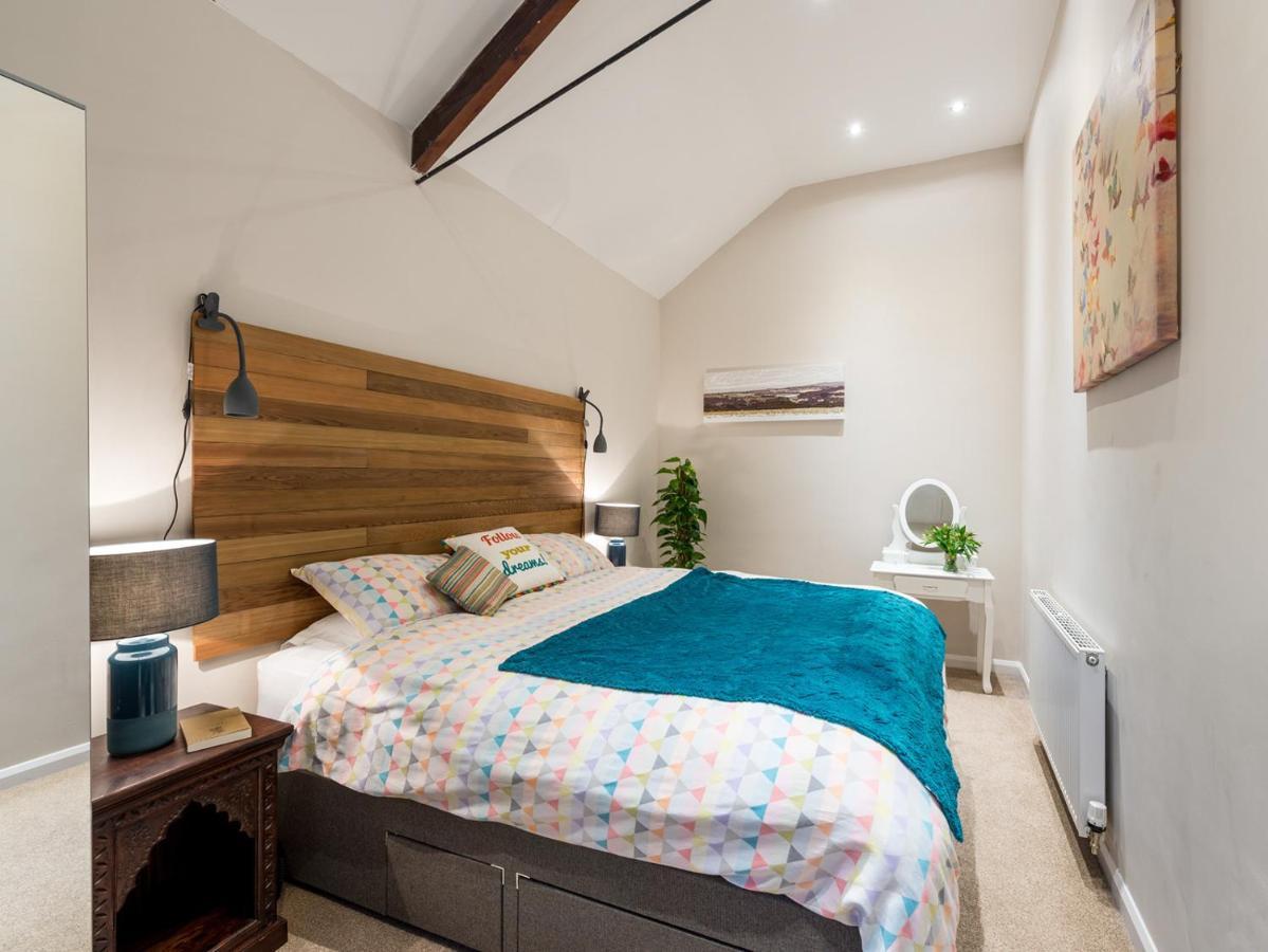 Chester'S Only Tin Chapel - Unique, Spacious 2 Bedrooms, Garden And Free Parking Exterior photo